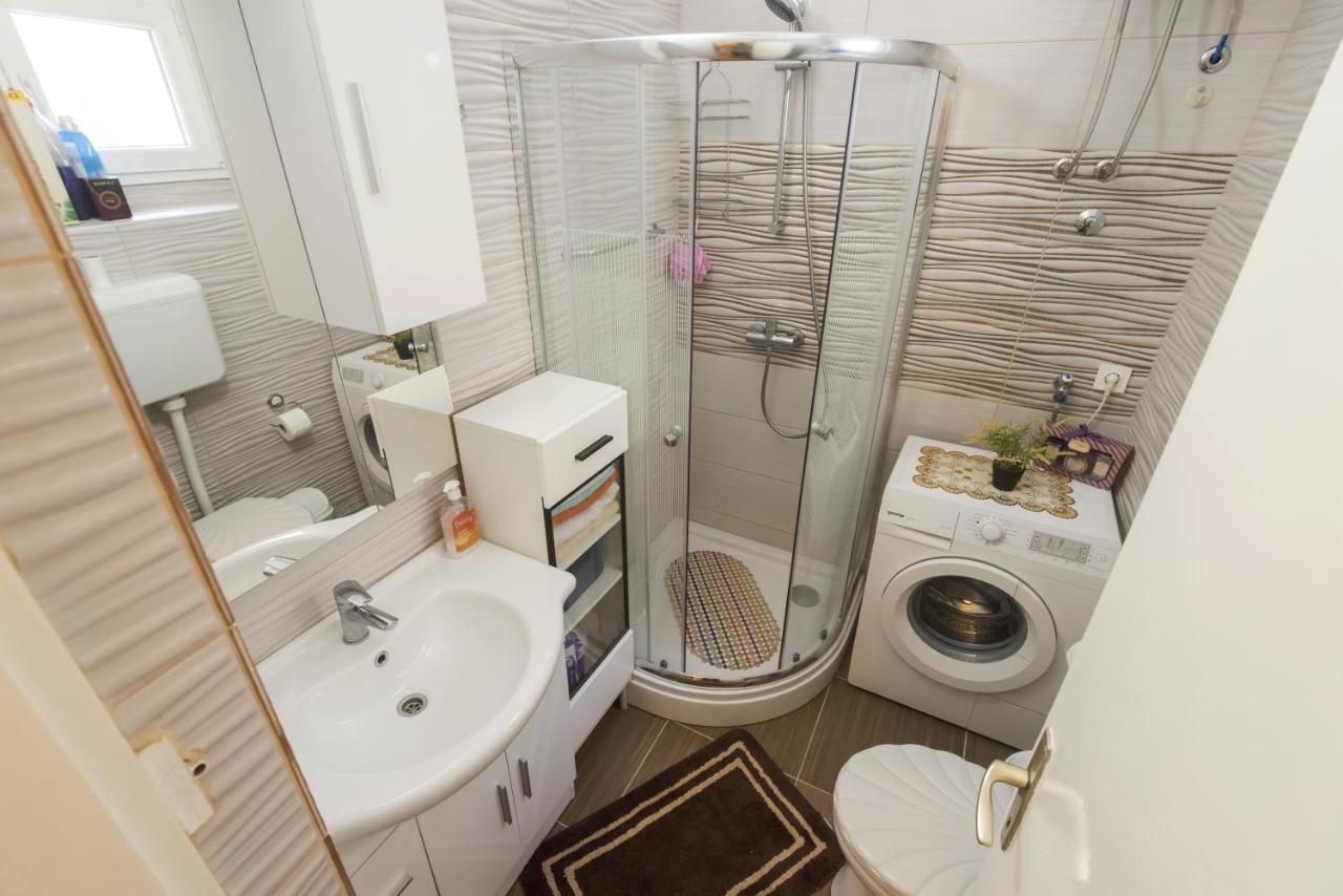 Apartment Taja Zara Esterno foto